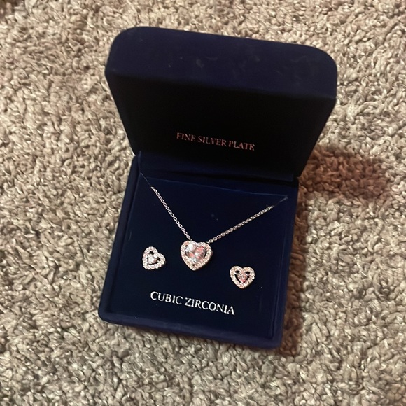 Sterling silver earrings with diamonds and a sterling silver necklace - Picture 4 of 4